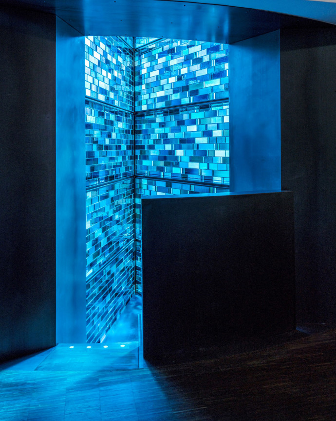 7 DRM Blauer Erker c FDH AP